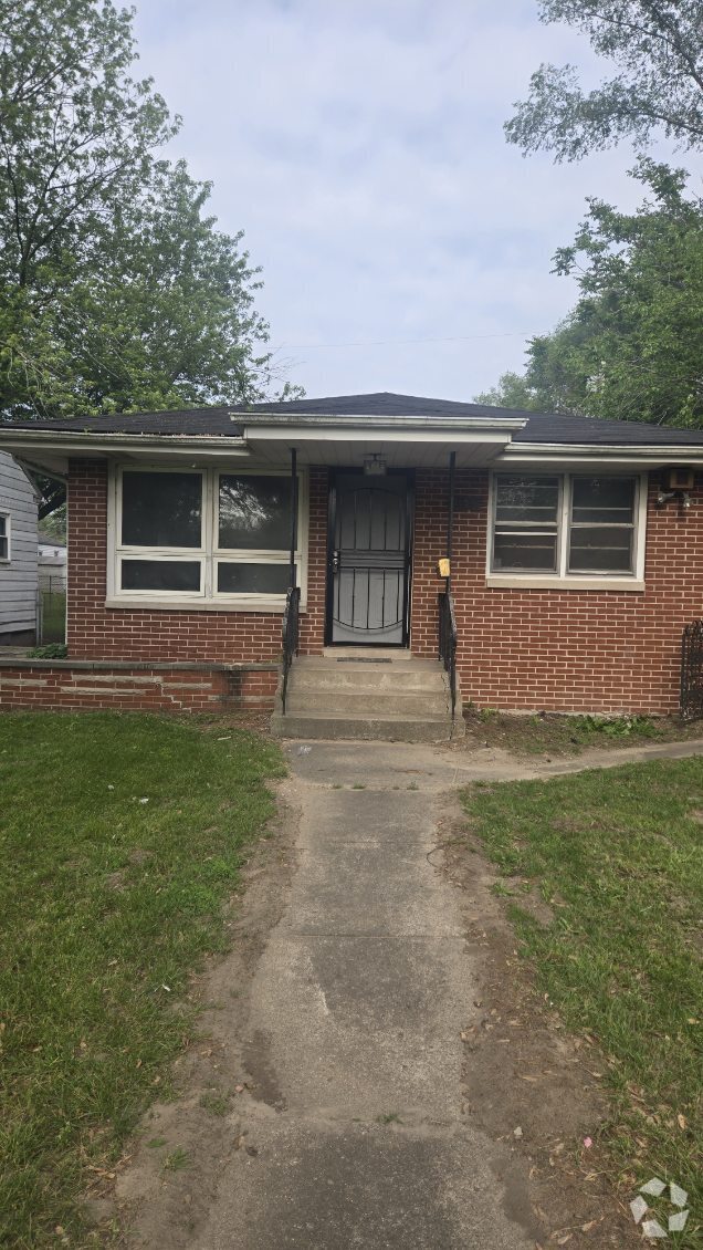 Building Photo - Newly Rehabbed home