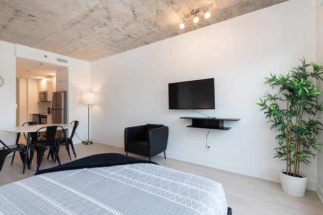 Photo - 67 Boul. de Maisonneuve E Unit SI ID1261840P