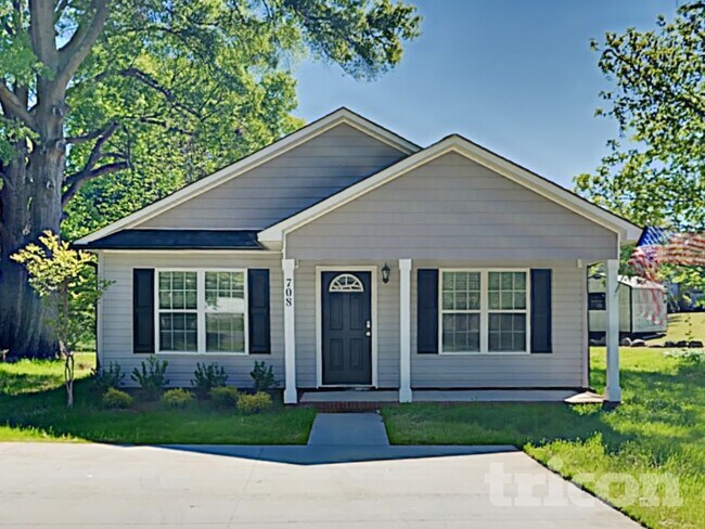 Photo - 708 Deaton St