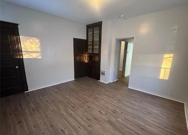 Photo - 3829 S Compton Ave