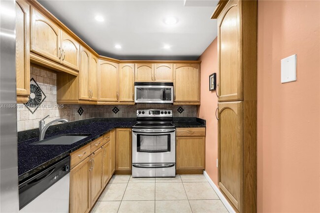 Photo - 8261 NW 8th St Unidad 325