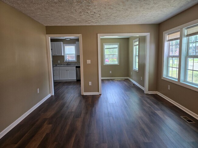 Photo - 707 Miller Ave
