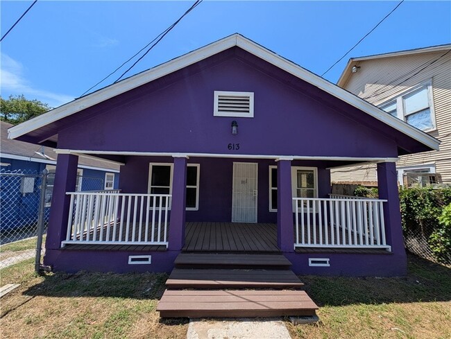 Photo - 613 6th St Casa