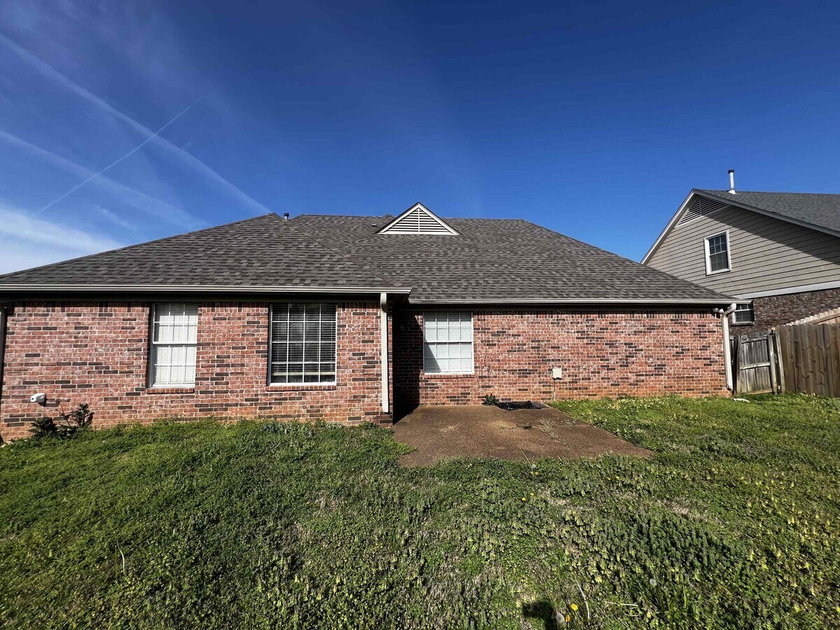 Photo - 1072 Red Fern Cir W