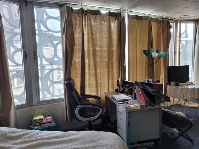 Photo - 1233 Marshall / 1222-36 Cass