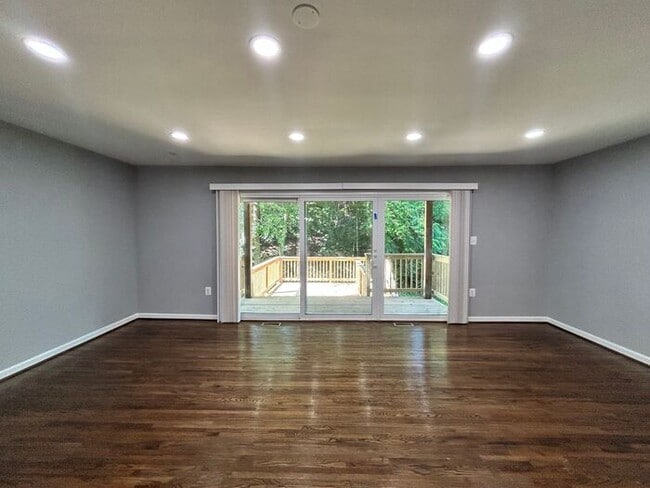 Photo - 3 Bedrooms 3.5 Bathrooms Townhome