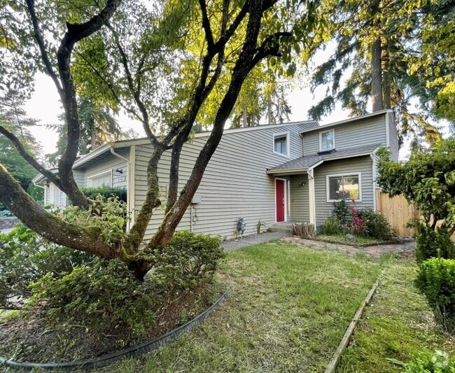 Building Photo - 2 bedroom in Kirkland WA 98034 Rental
