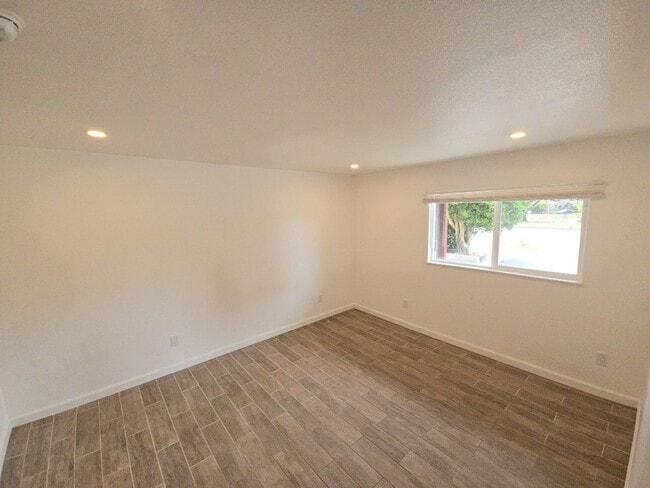 Photo - 1350 Hallen Dr Unit 1350 Hallen Dr. #5