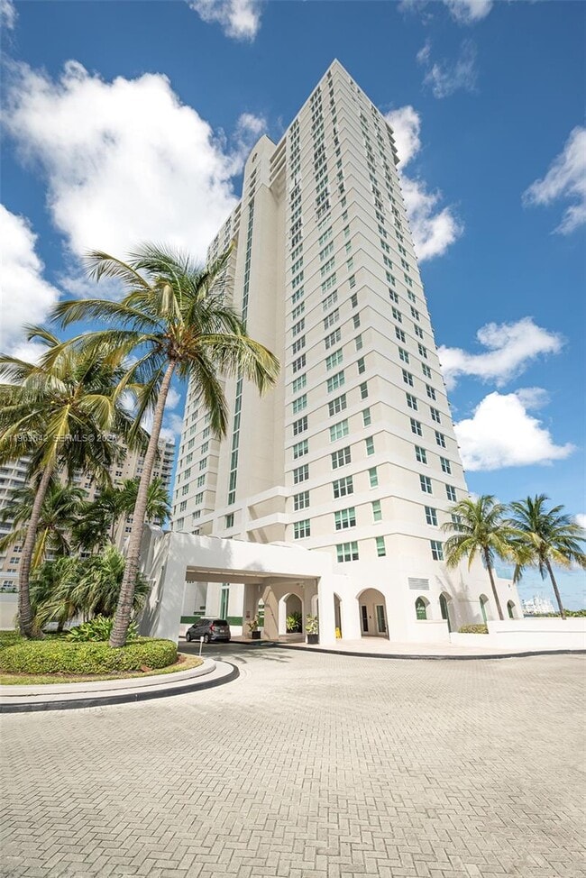 Photo - 800 Claughton Island Dr Unit 905