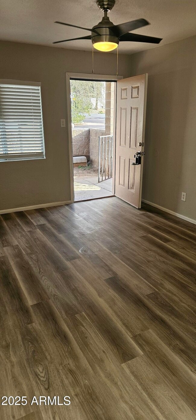 Photo - 1551 E Christy Dr Unidad 1,4