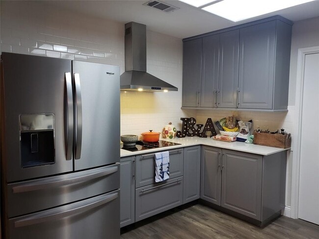 Photo - 128 Long Wood Ave