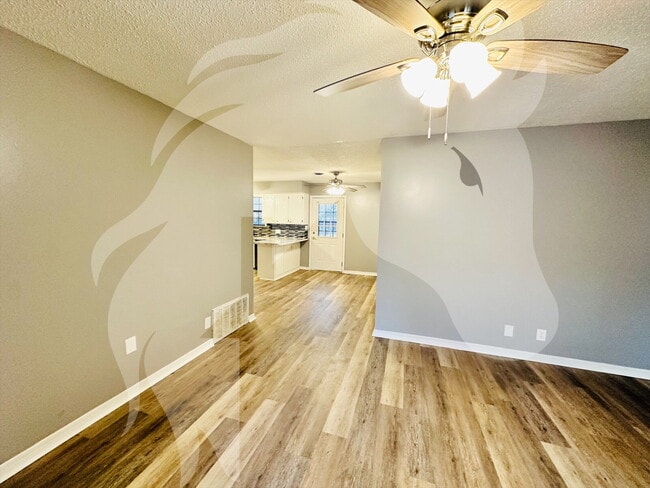 Photo - 2718 W Elm Ave