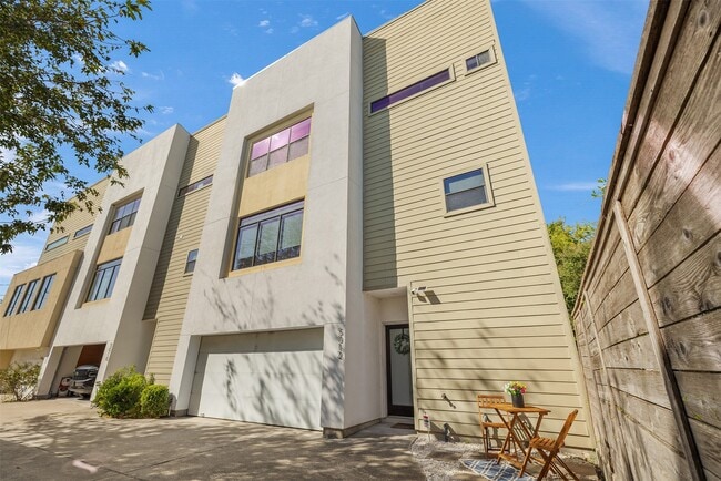 Building Photo - 5012 Cornish St