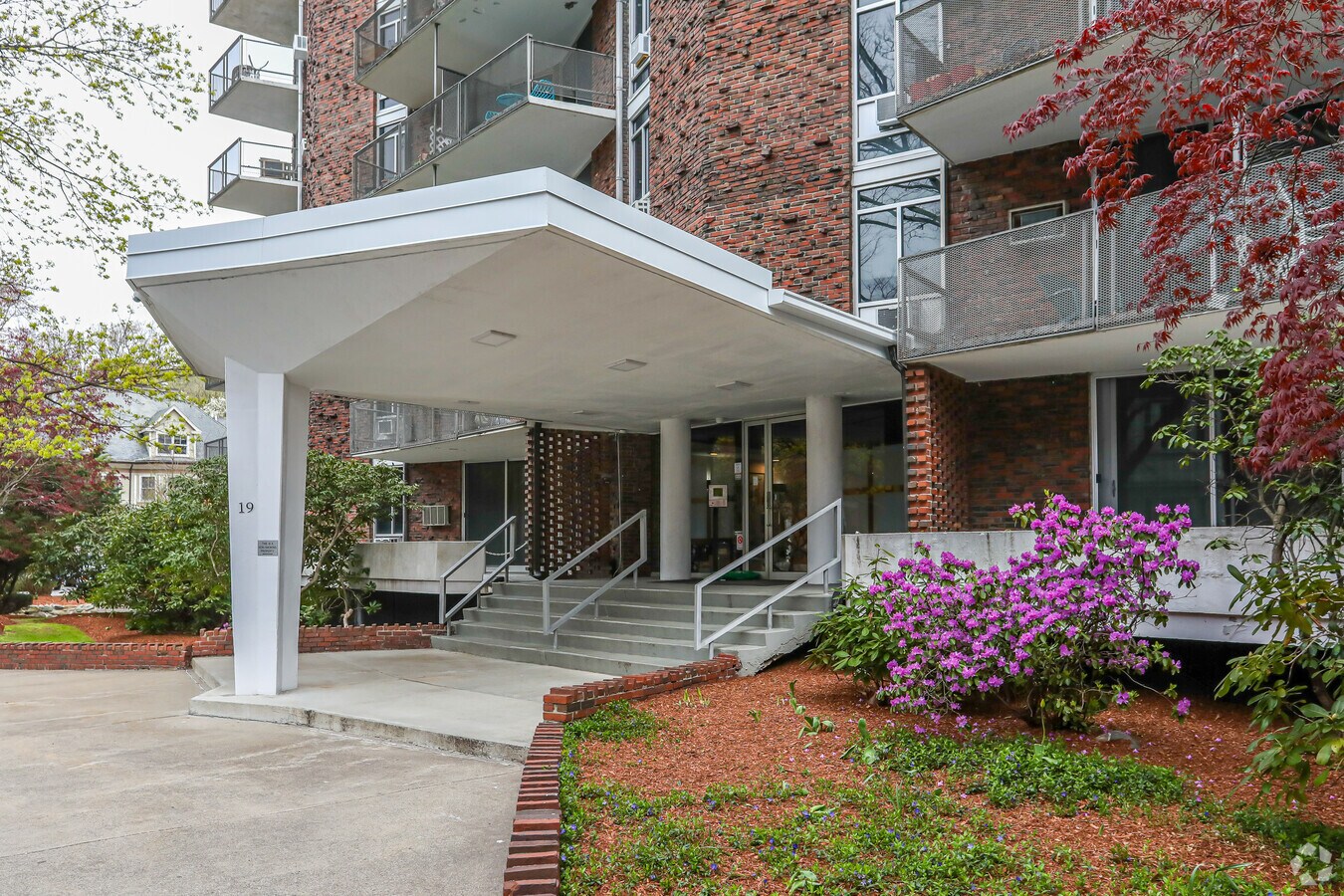 19 Entrada Winchester St - Winchester House Condominiums