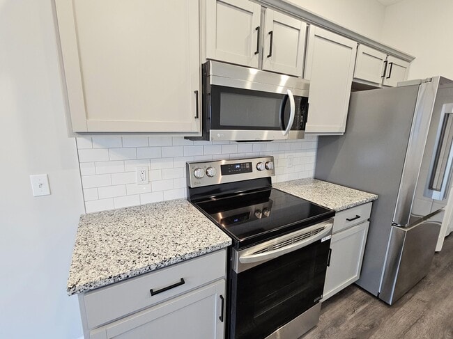 Photo - 1261 W Hamilton Rd N