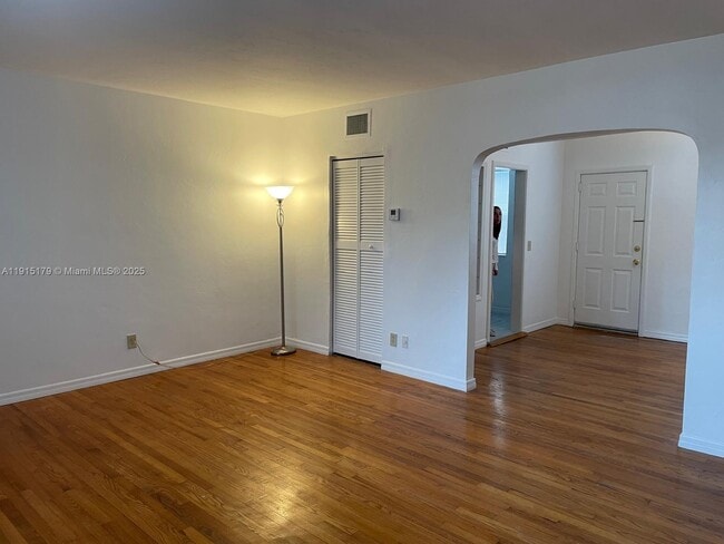 Photo - 520 SW 10th St Unit 2-A