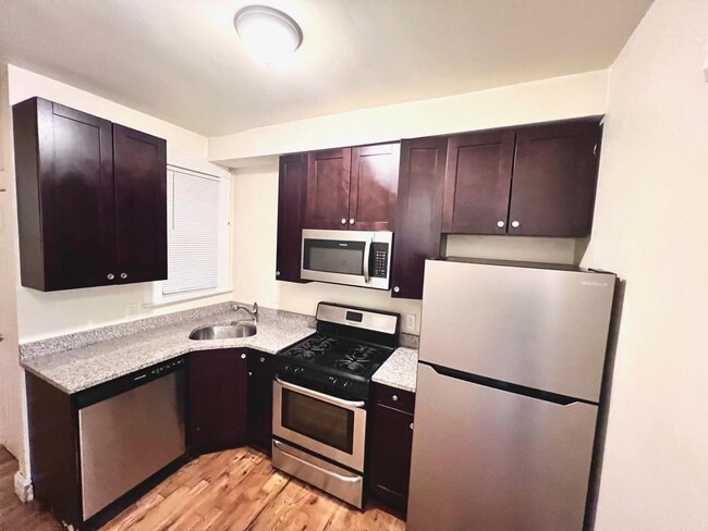 Building Photo - 70 Rose Ave Unit 1L Rental