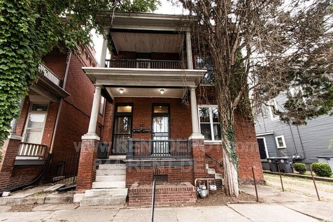 Building Photo - 117 Cherry St Rental