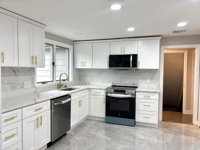 Photo - 338 Langley Rd