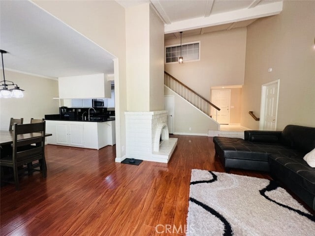 1001 Creekside Dr