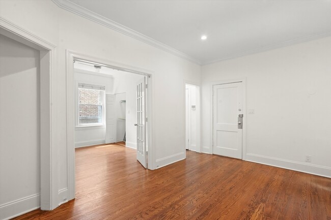 Photo - 733 W Bittersweet Pl Unit 1E