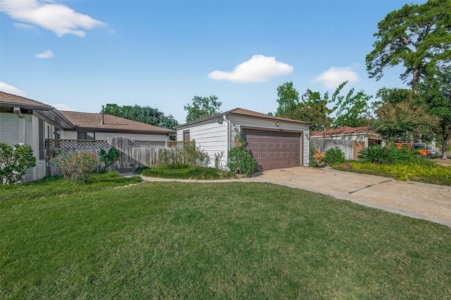 Building Photo - 17418 Largs Cir