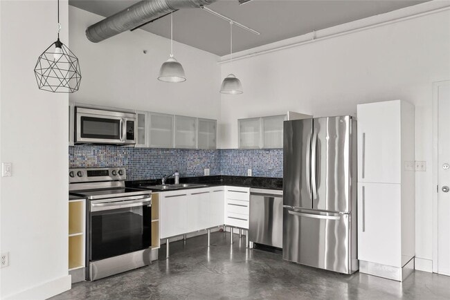 Photo - 10 SW South River Dr Unit 1006