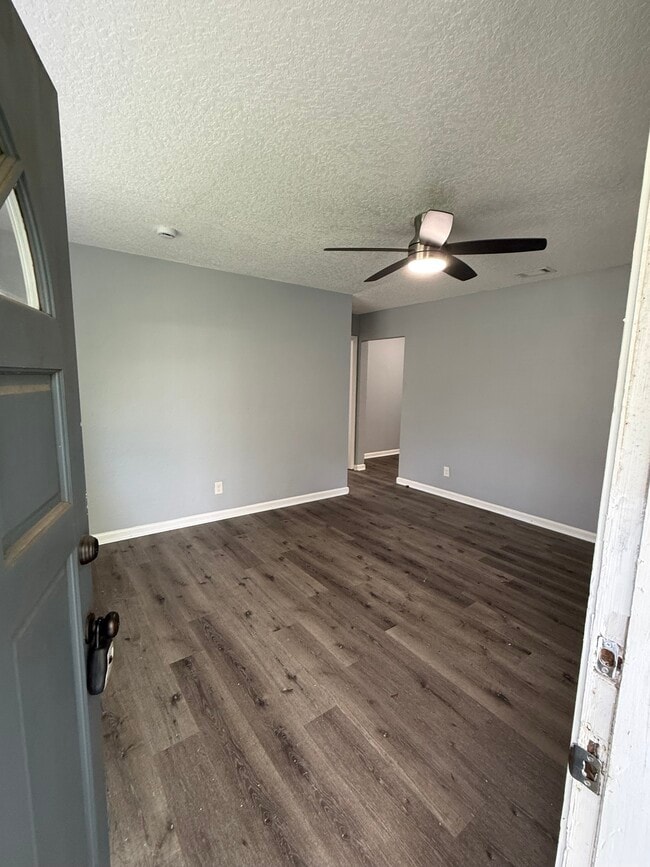 Photo - 2739 King Cole Dr