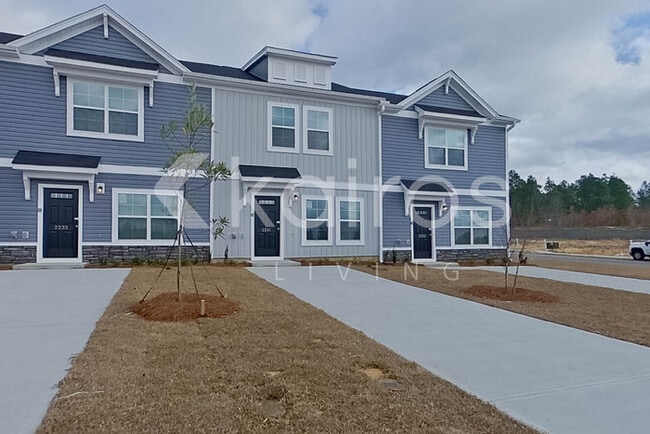 Photo - 2241 Banyon Cir