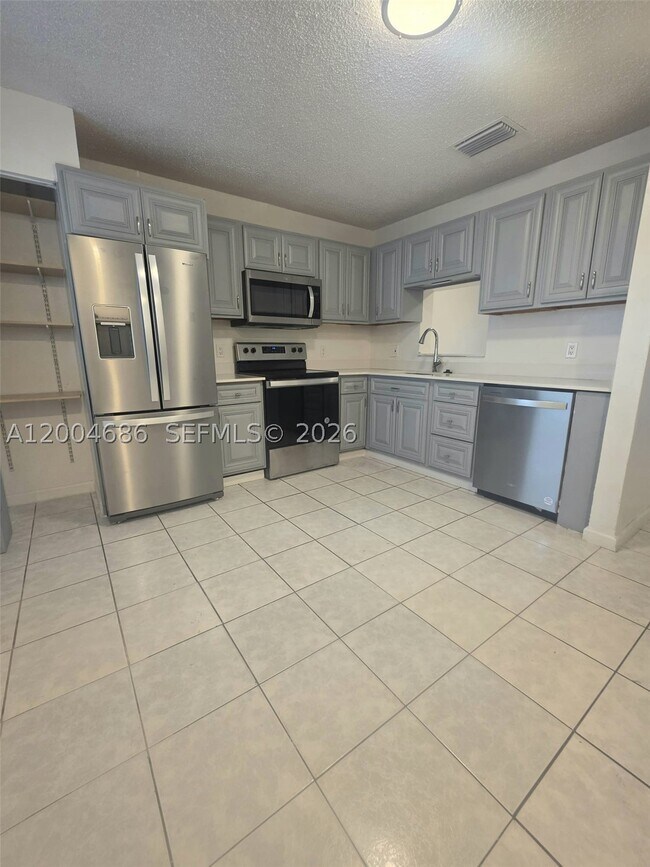 8958 W Sample Rd Unidad 8958