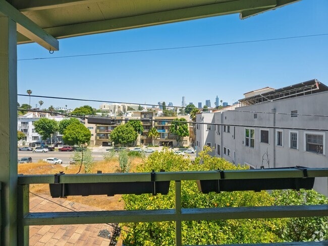 Building Photo - 338 S Benton Way Unit 338 S Benton Way Top Rental