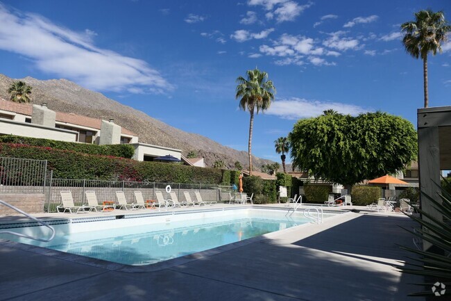 Building Photo - South Palm Springs, 3 bedroom condo, Long ...