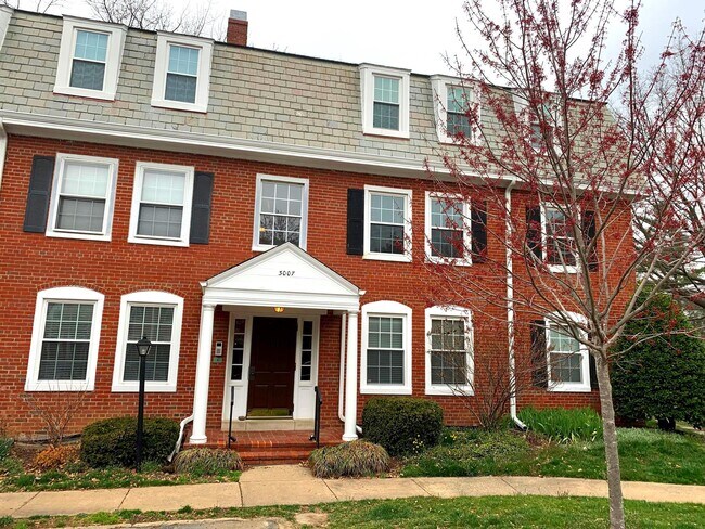 Photo - 3007 S Buchanan St Apartment Unit # B2