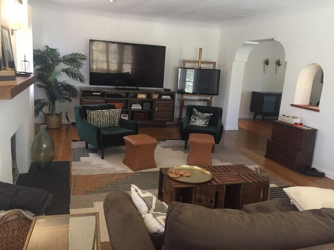 Living room with furniture. - 1160 S Crescent Heights Blvd Unit 1160 S. Crescent Heights