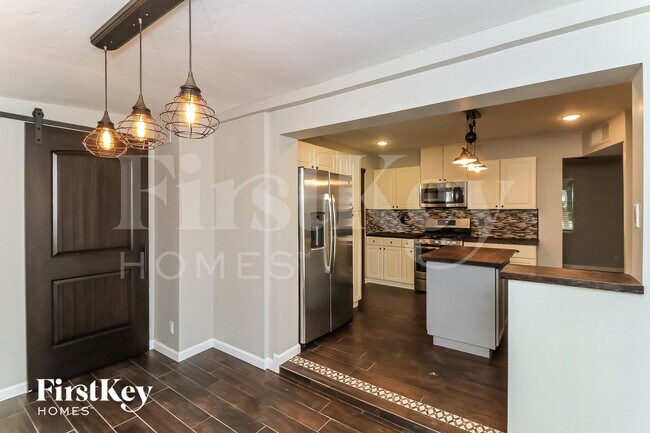 Photo - 2206 E Arbor Cir