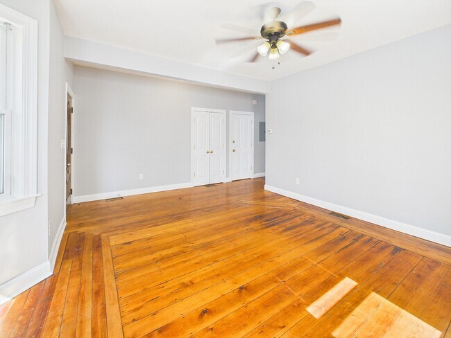 Photo - 1040 Hyde Park Ave Unidad 1