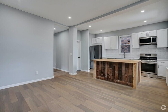 Building Photo - 317 4th St Rental