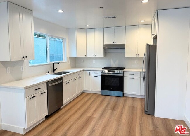 Photo - 3031 Vineyard Ave