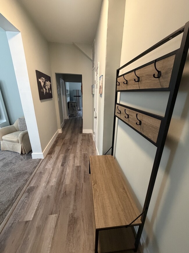 Photo - 829 E 27th St