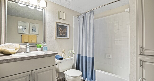 Oaks of Lewisville Apartments
