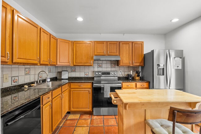 Photo - 257 Pleasant Wood Dr