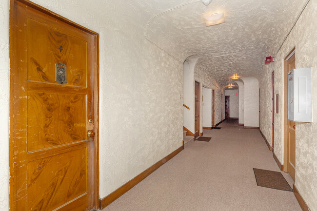 Building Photo - Paramount of Prescott Rental
