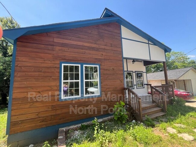 Building Photo - 570 Grant St SW Rental