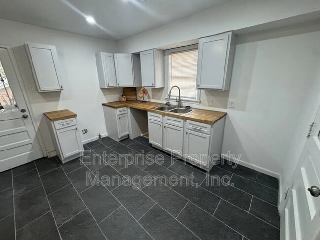 Photo - 3766 Argonne St