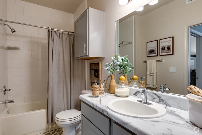 2BR, 2BA-1050SF