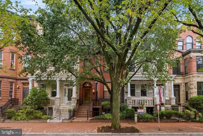 Photo - 1120 East Capitol St NE