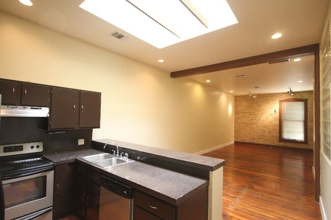319 S Flores St Unit 209