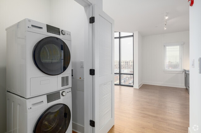 D - 1BR, 1BA - 580SF - In-Unit Laundry