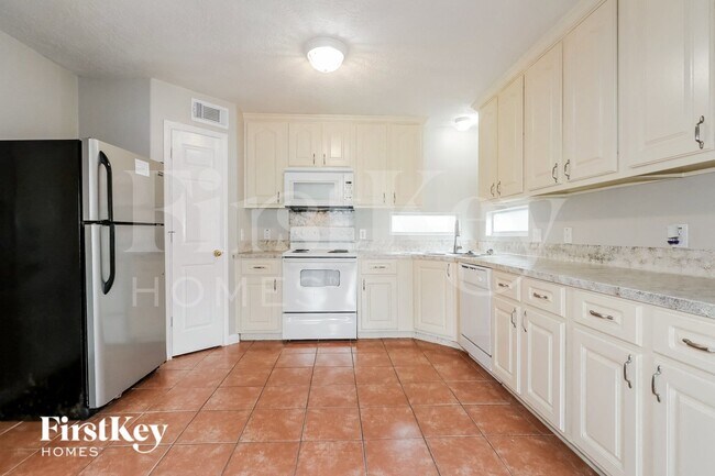15214 Lance Cir