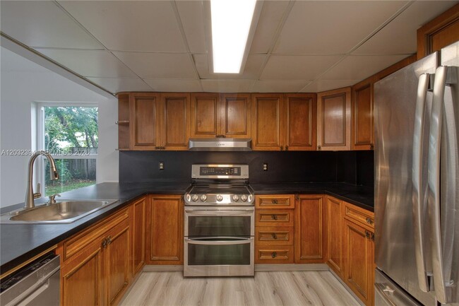 Photo - 5259 SW 40th Ave